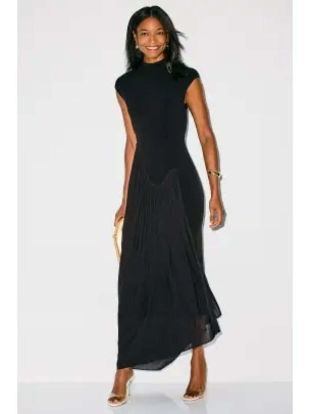 Elegant Black Maxi Dress with Pleated Skirt